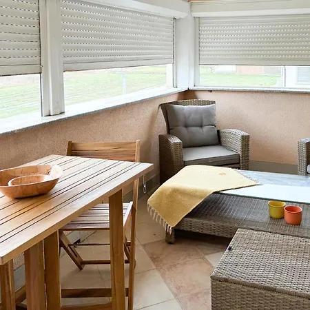 2 Bedroom Beautiful In Appartamento Vrsi