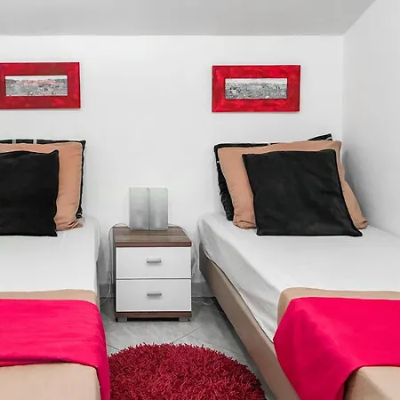 Appartamento 2 Bedroom Beautiful In Vrsi