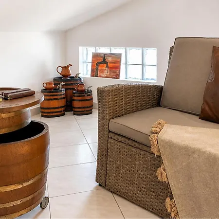 Beautiful Apartment In Vrsi With Wifi